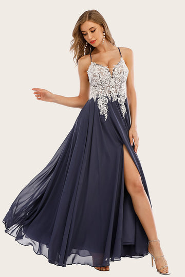 Vestido de baile de chiffon azul e poeirento com renda